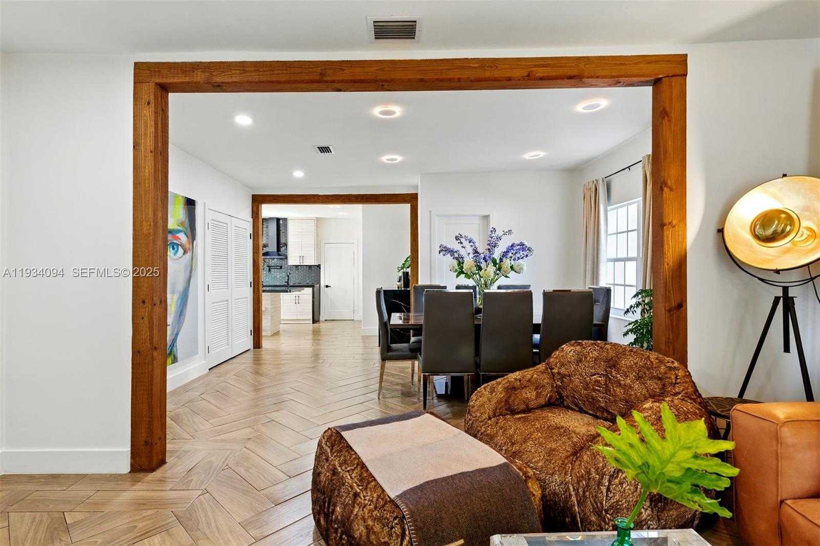 Small Image of 1363 BIARRITZ DR, Miami Beach Number 5