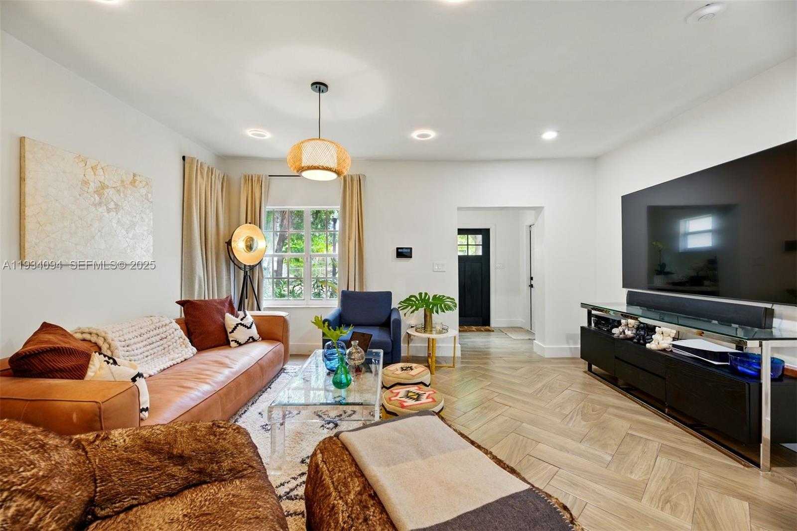 Small Image of 1363 BIARRITZ DR, Miami Beach Number 8