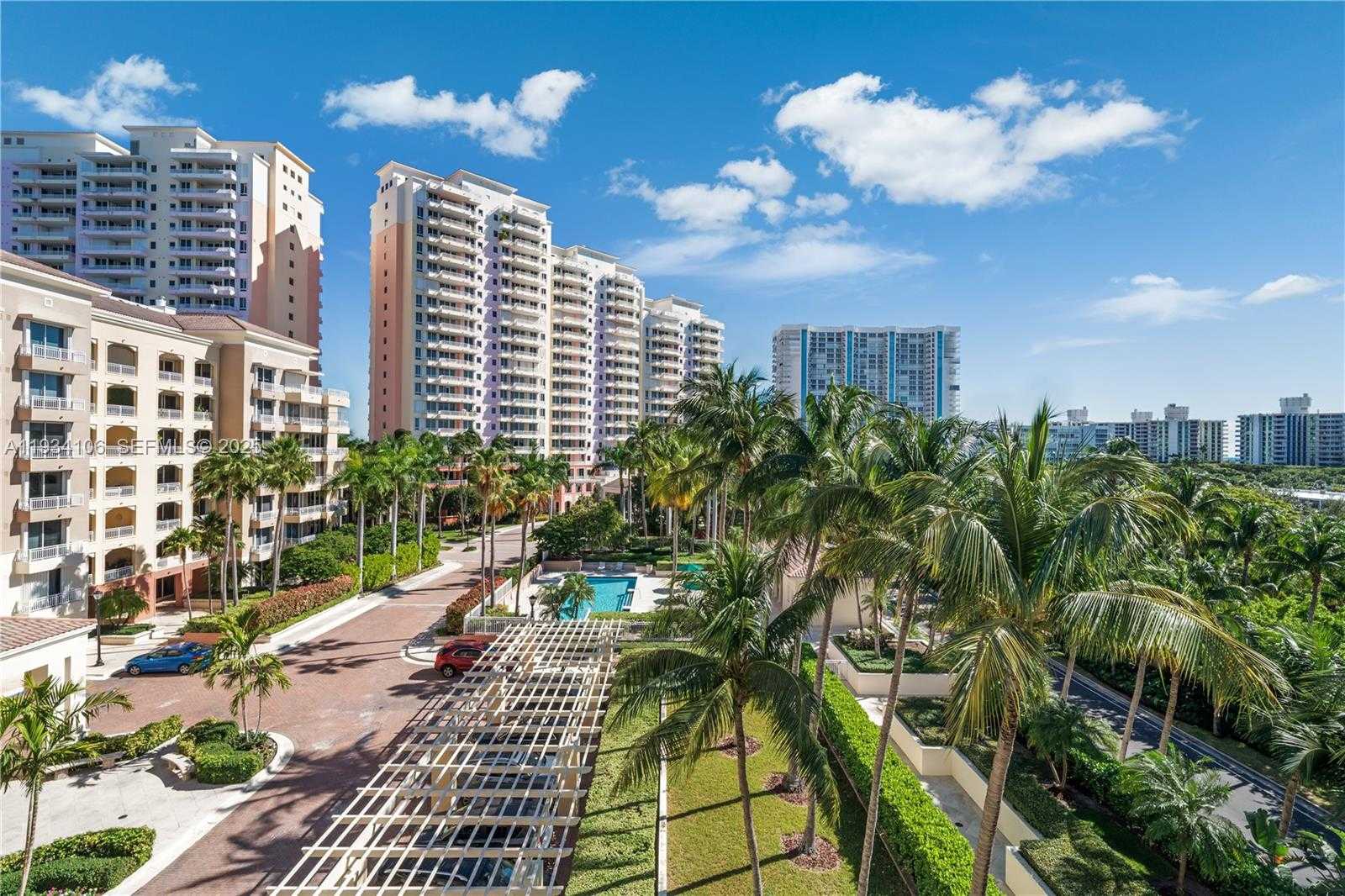 Small Image of 765 CRANDON BLVD #PH-12, Key Biscayne Number 23