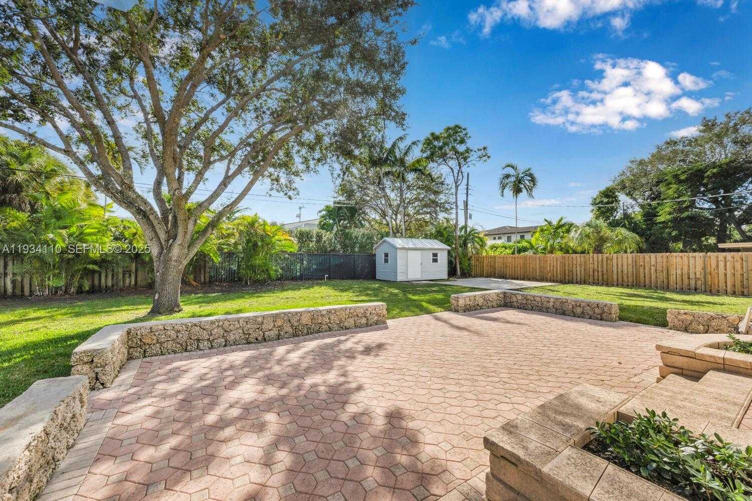 Small Image of 6110 SOUTH WEST 79TH ST, South Miami Number 12