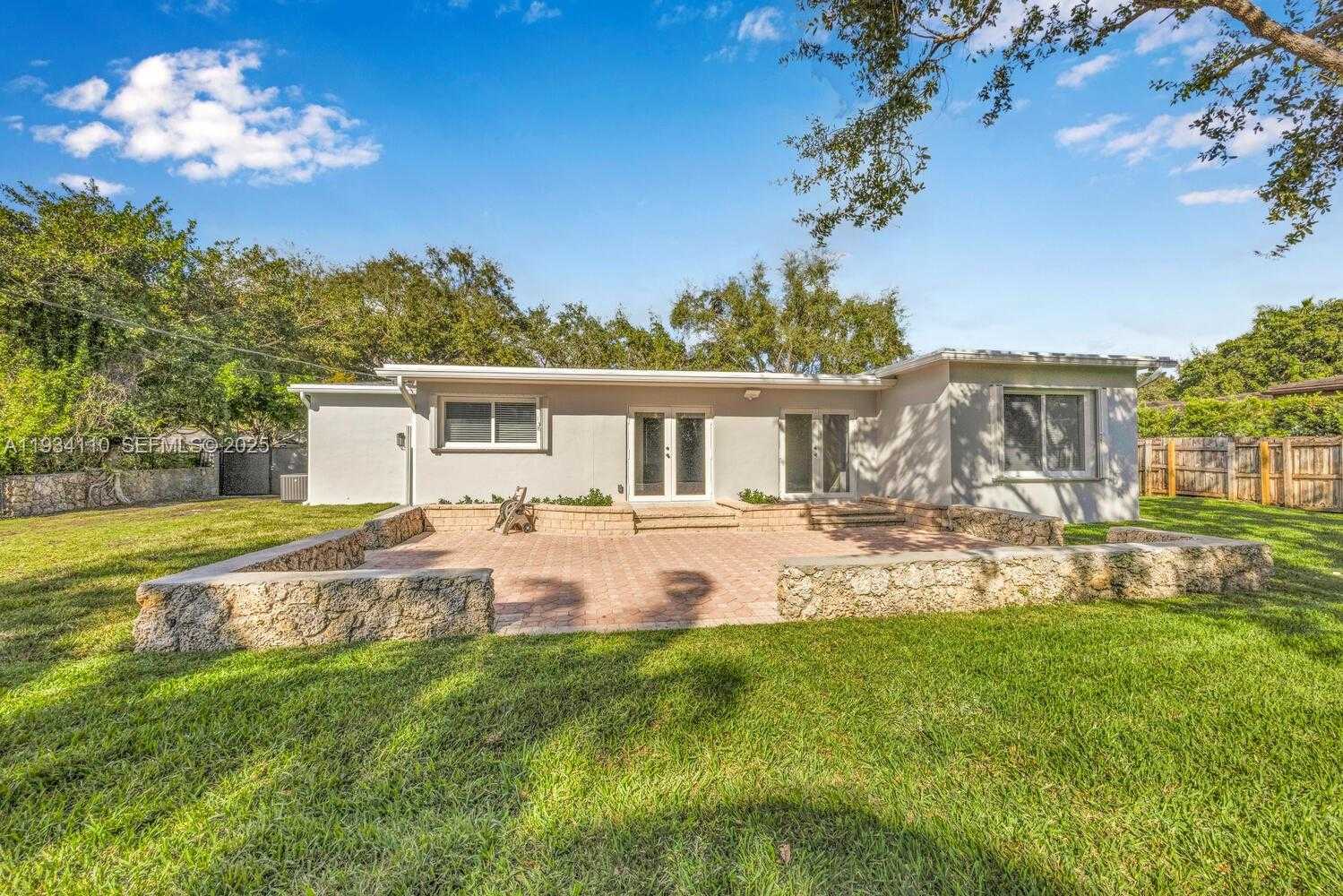 Small Image of 6110 SOUTH WEST 79TH ST, South Miami Number 14