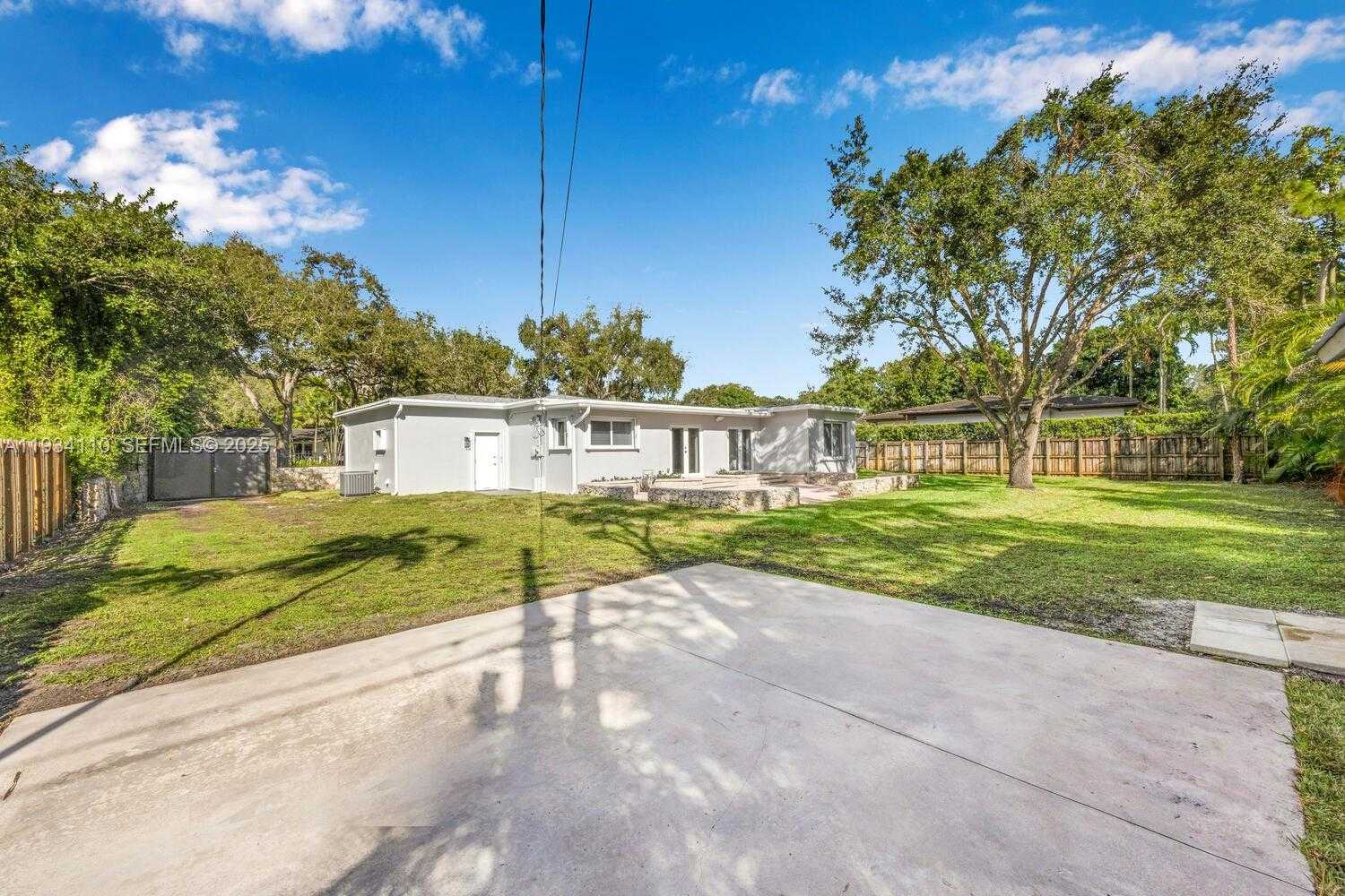 Small Image of 6110 SOUTH WEST 79TH ST, South Miami Number 15