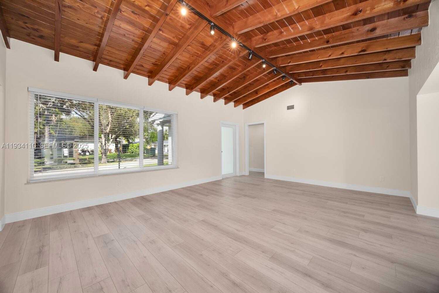 Small Image of 6110 SOUTH WEST 79TH ST, South Miami Number 2