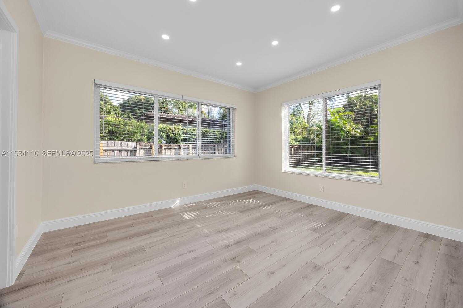 Small Image of 6110 SOUTH WEST 79TH ST, South Miami Number 7