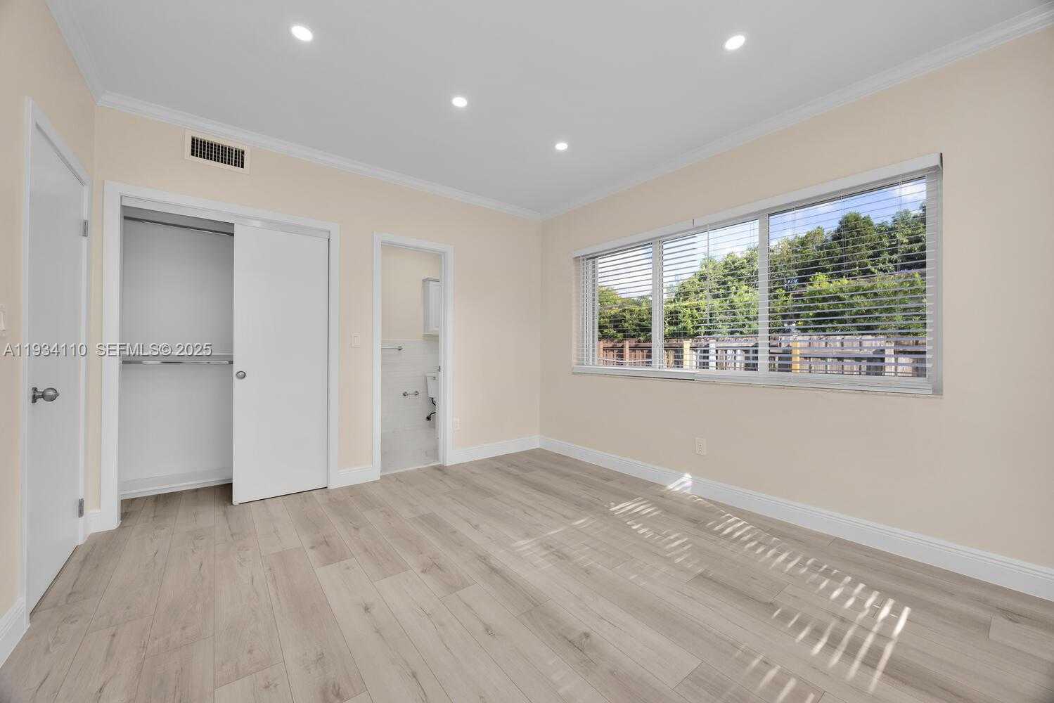 Small Image of 6110 SOUTH WEST 79TH ST, South Miami Number 9