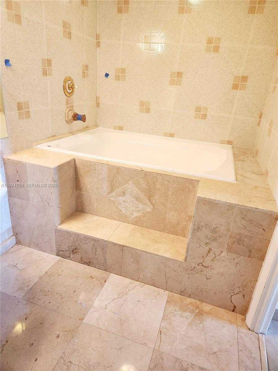 Small Image of 230 174TH ST #819, Sunny Isles Beach Number 13