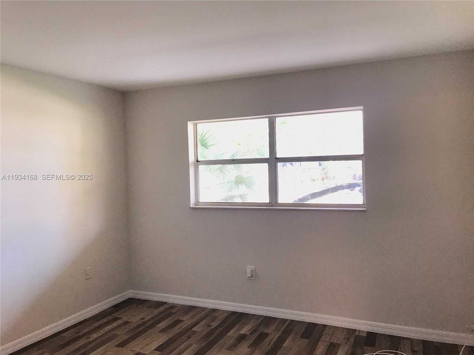 Small Image of 9355 FONTAINEBLEAU BLVD #C105, Miami Number 13