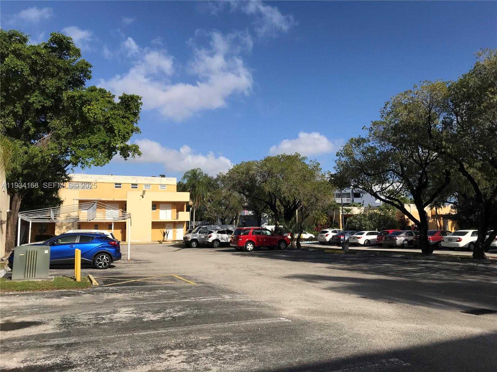 Small Image of 9355 FONTAINEBLEAU BLVD #C105, Miami Number 18