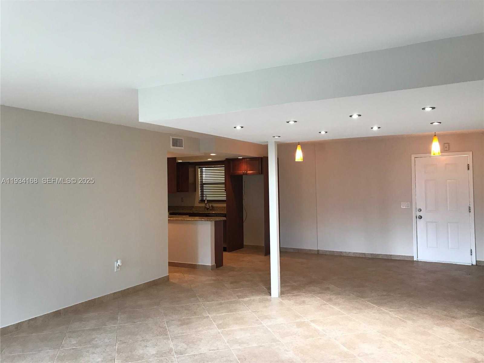 Small Image of 9355 FONTAINEBLEAU BLVD #C105, Miami Number 2