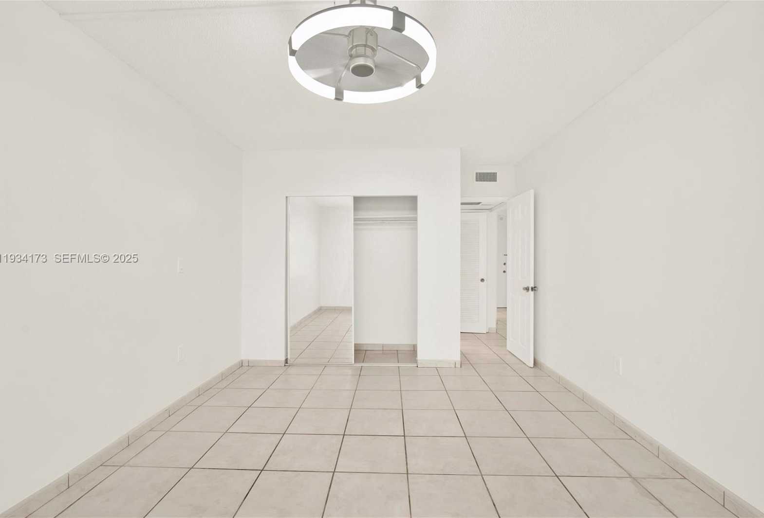 Small Image of 400 KINGS POINT DR #1604, Sunny Isles Beach Number 14