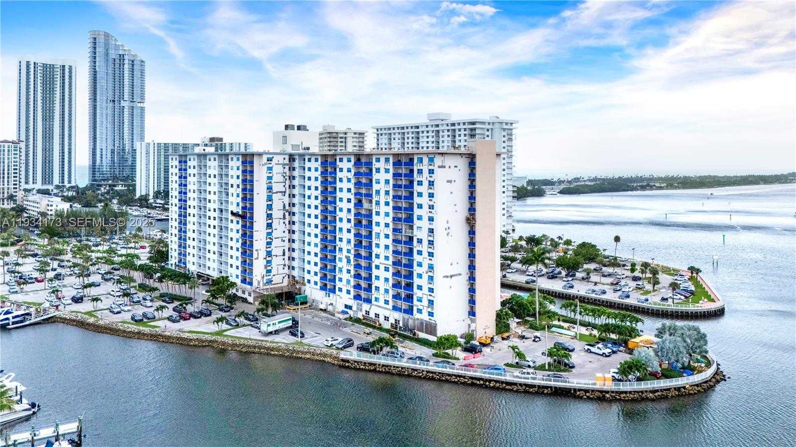 Small Image of 400 KINGS POINT DR #1604, Sunny Isles Beach Number 5