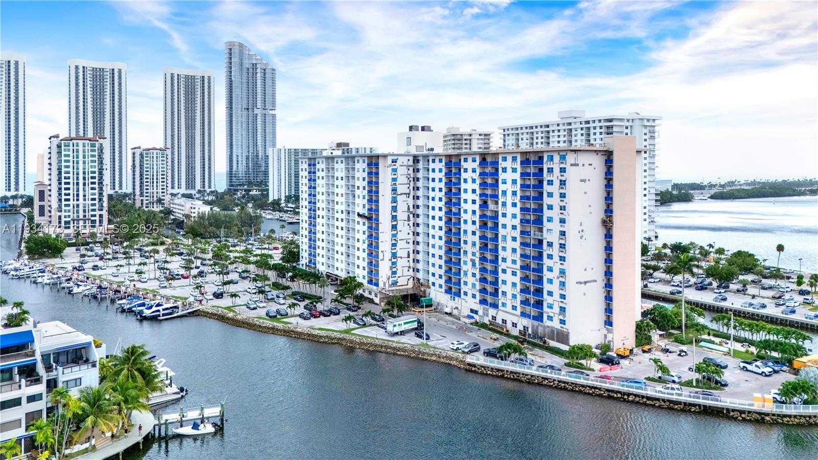 Small Image of 400 KINGS POINT DR #1604, Sunny Isles Beach Number 7