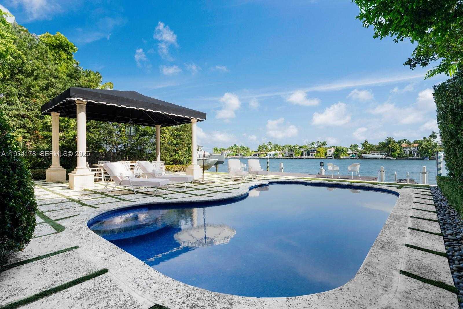 Small Image of 315 EAST SAN MARINO DR, Miami Beach Number 3