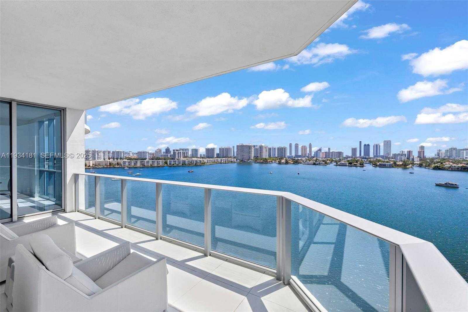 Small Image of 17111 BISCAYNE BLVD #1110, North Miami Beach Number 3