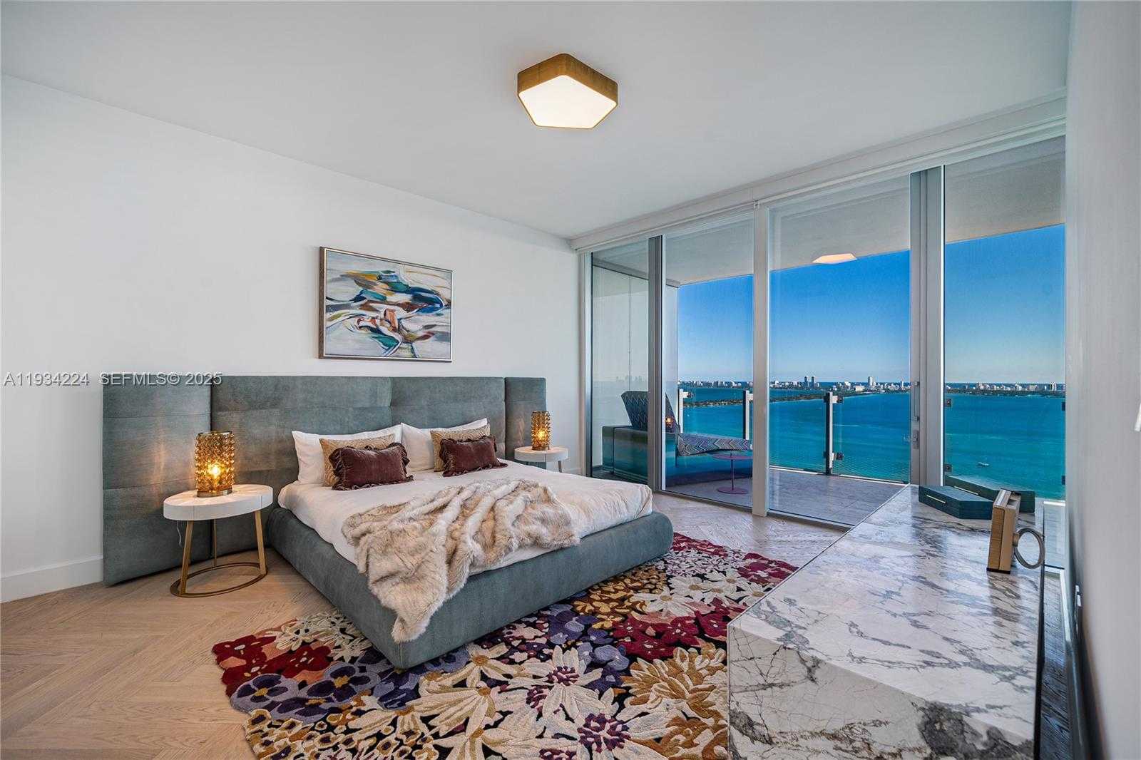 Small Image of Miami Number 10