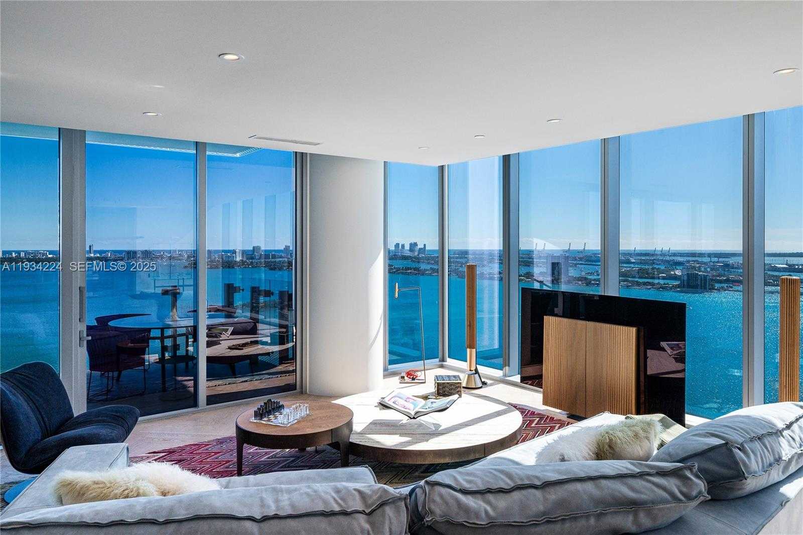 Small Image of Miami Number 21