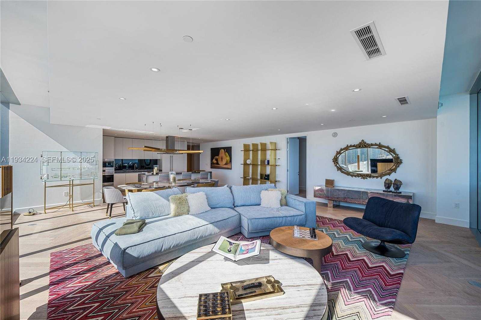 Small Image of Miami Number 3