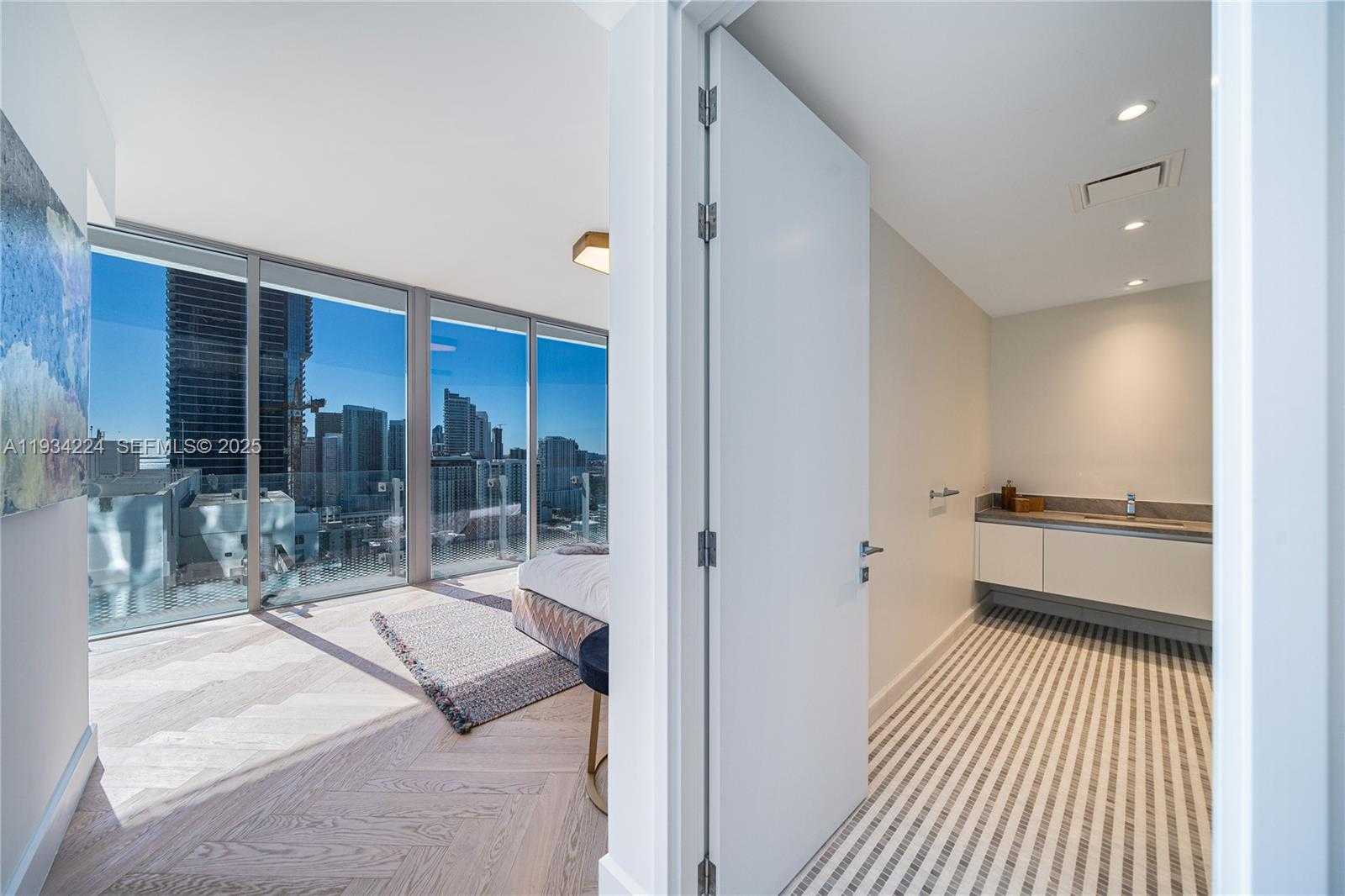 Small Image of Miami Number 37