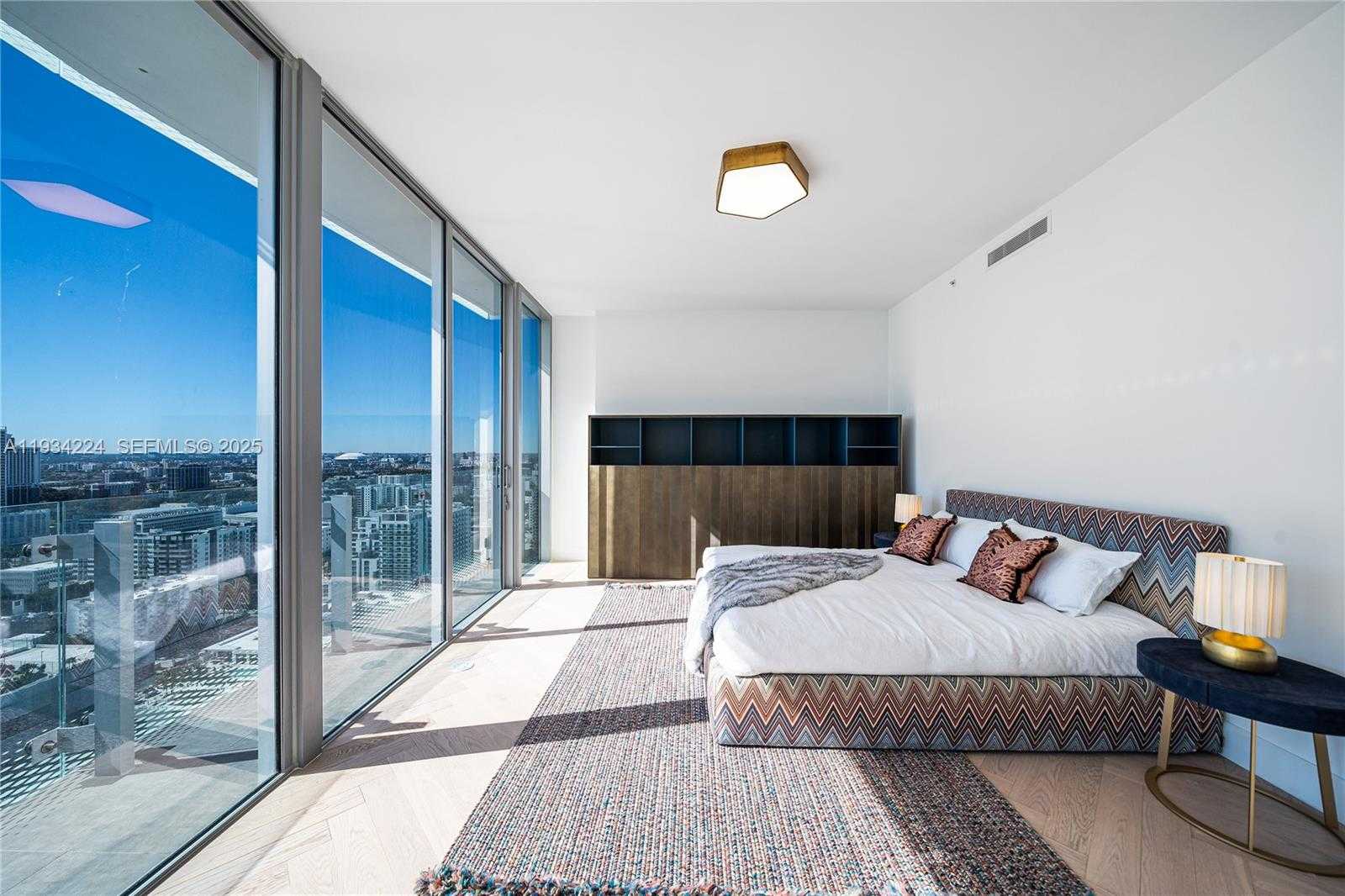 Small Image of Miami Number 39