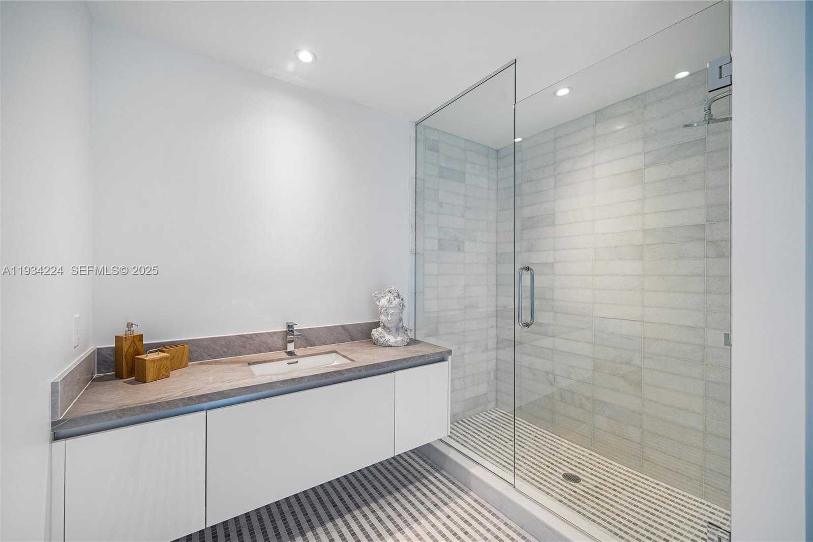 Small Image of Miami Number 46