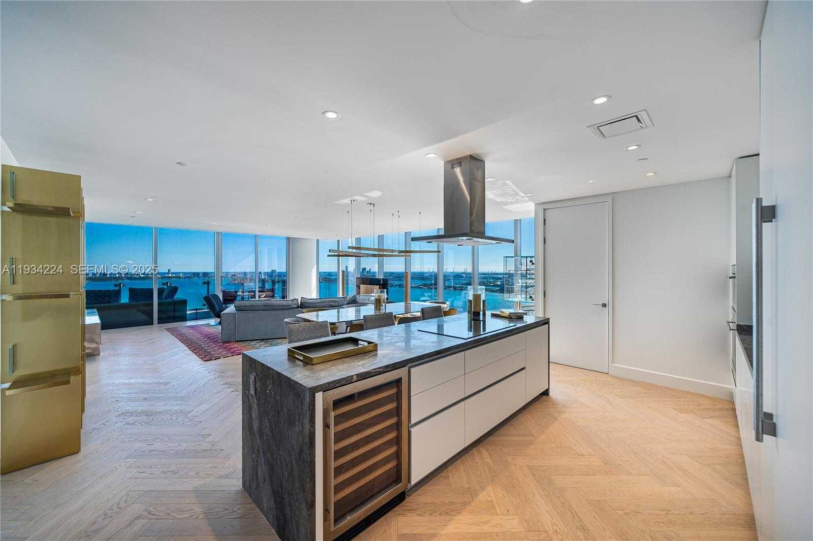 Small Image of Miami Number 48