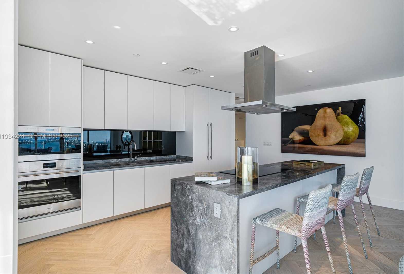 Small Image of Miami Number 50