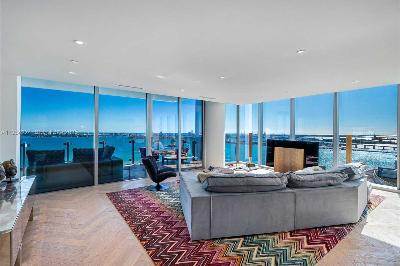 Small Image of Miami Number 54