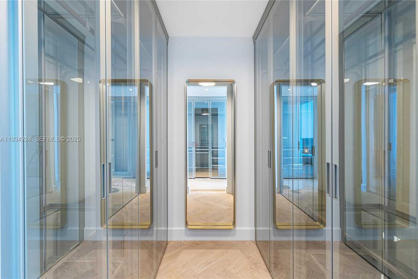 Small Image of Miami Number 6