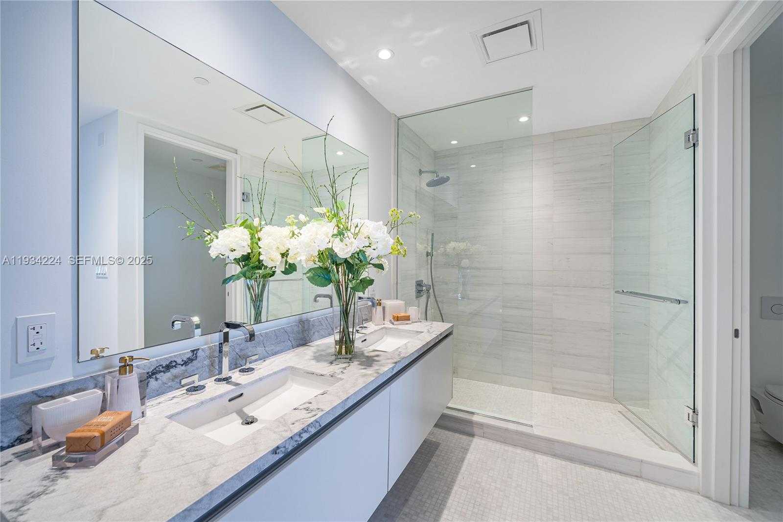 Small Image of Miami Number 9