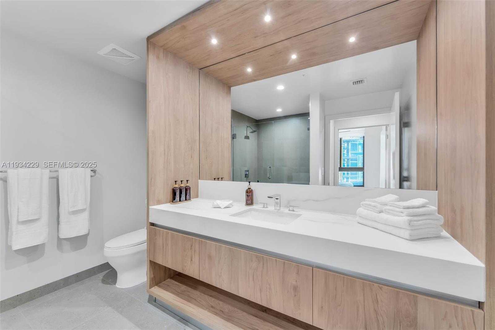 Small Image of 11 NORTH EAST 6TH AVE #2403, Miami Number 8