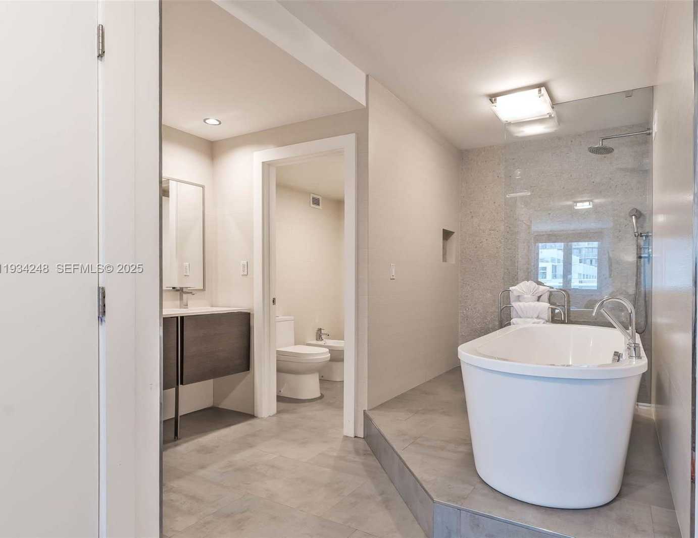 Small Image of 2301 COLLINS AVE #507, Miami Beach Number 16