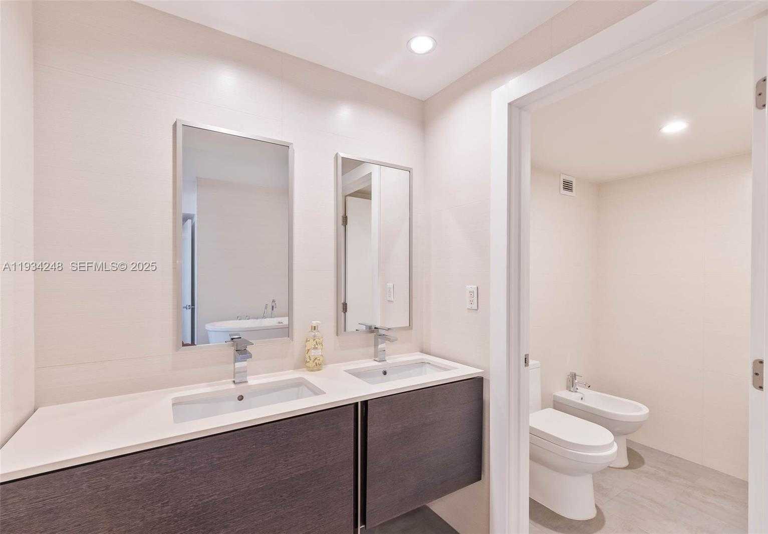 Small Image of 2301 COLLINS AVE #507, Miami Beach Number 18