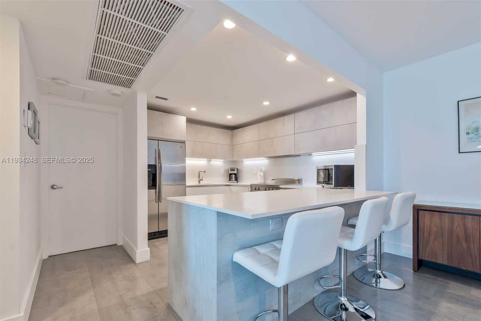 Small Image of 2301 COLLINS AVE #507, Miami Beach Number 7