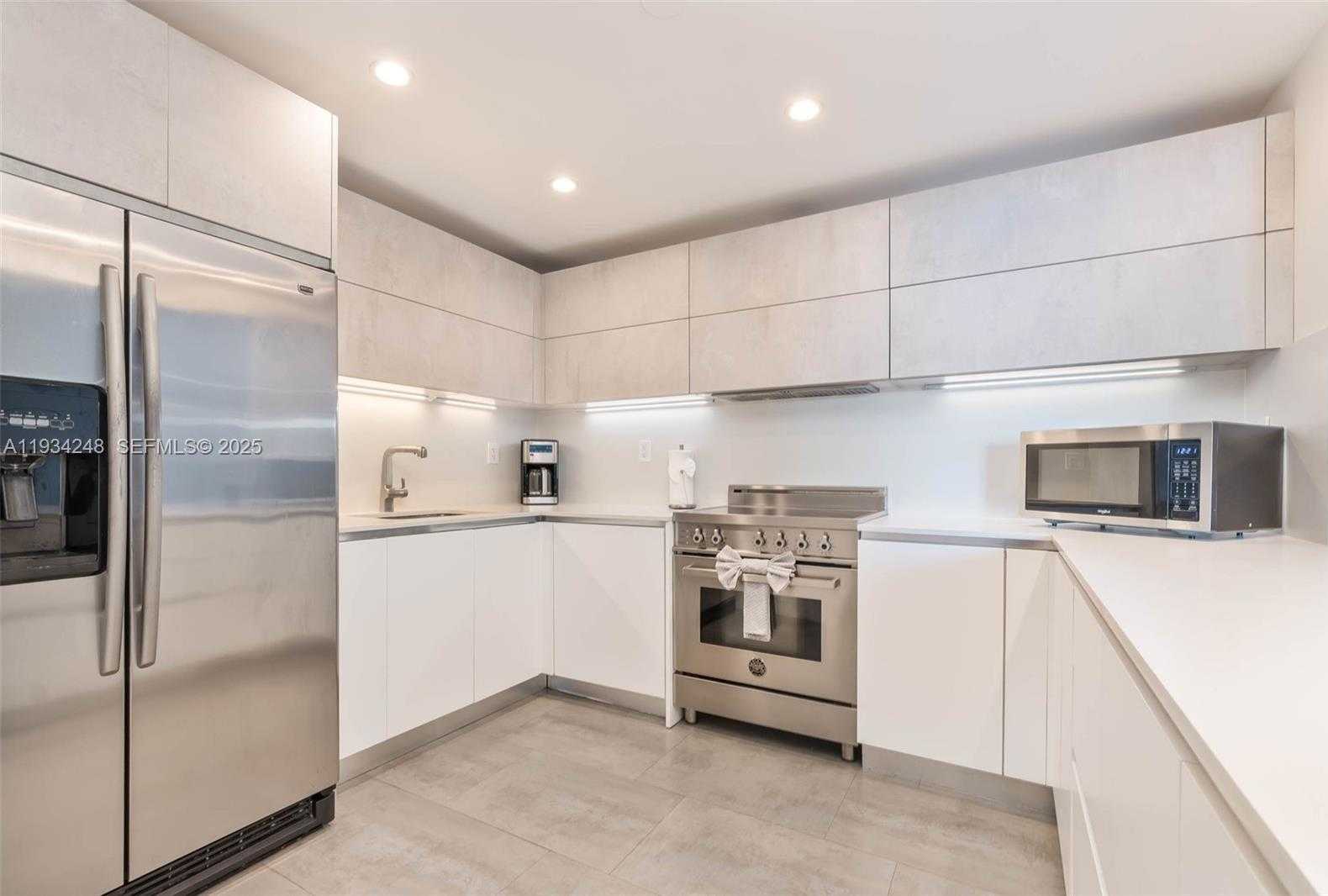 Small Image of 2301 COLLINS AVE #507, Miami Beach Number 8