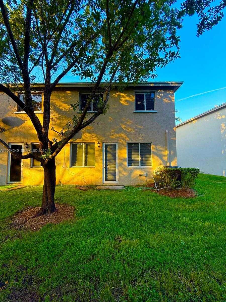 Small Image of 1364 NORTH WEST 214TH TER #1364, Miami Gardens Number 14