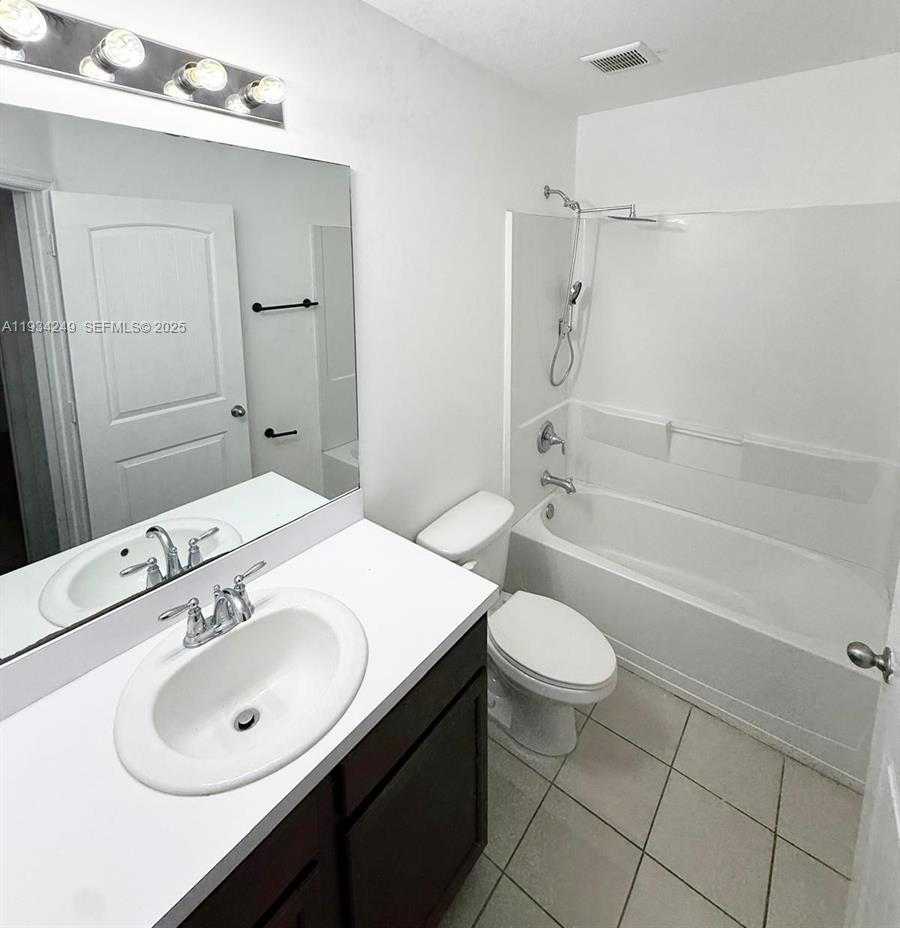 Small Image of 1364 NORTH WEST 214TH TER #1364, Miami Gardens Number 9