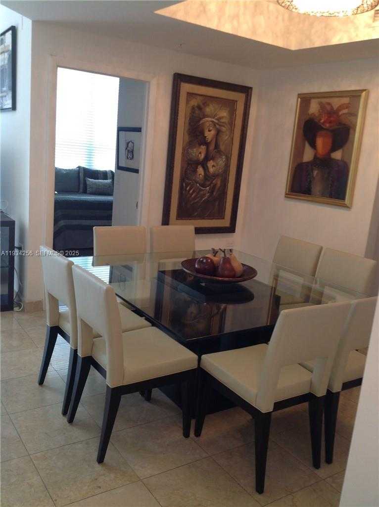 Small Image of 801 BRICKELL KEY BLVD #1004, Miami Number 4