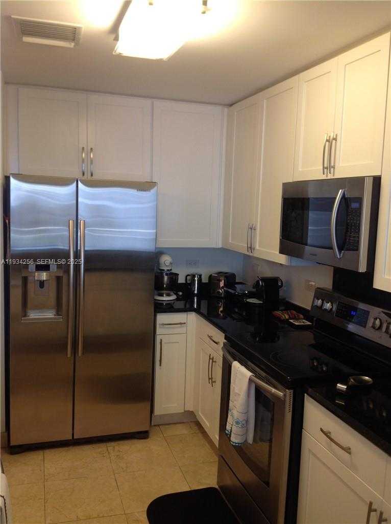 Small Image of 801 BRICKELL KEY BLVD #1004, Miami Number 7