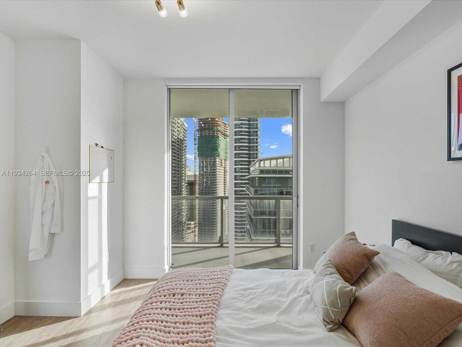 Small Image of 1111 SOUTH WEST 1ST AVE #UPH4017, Miami Number 13