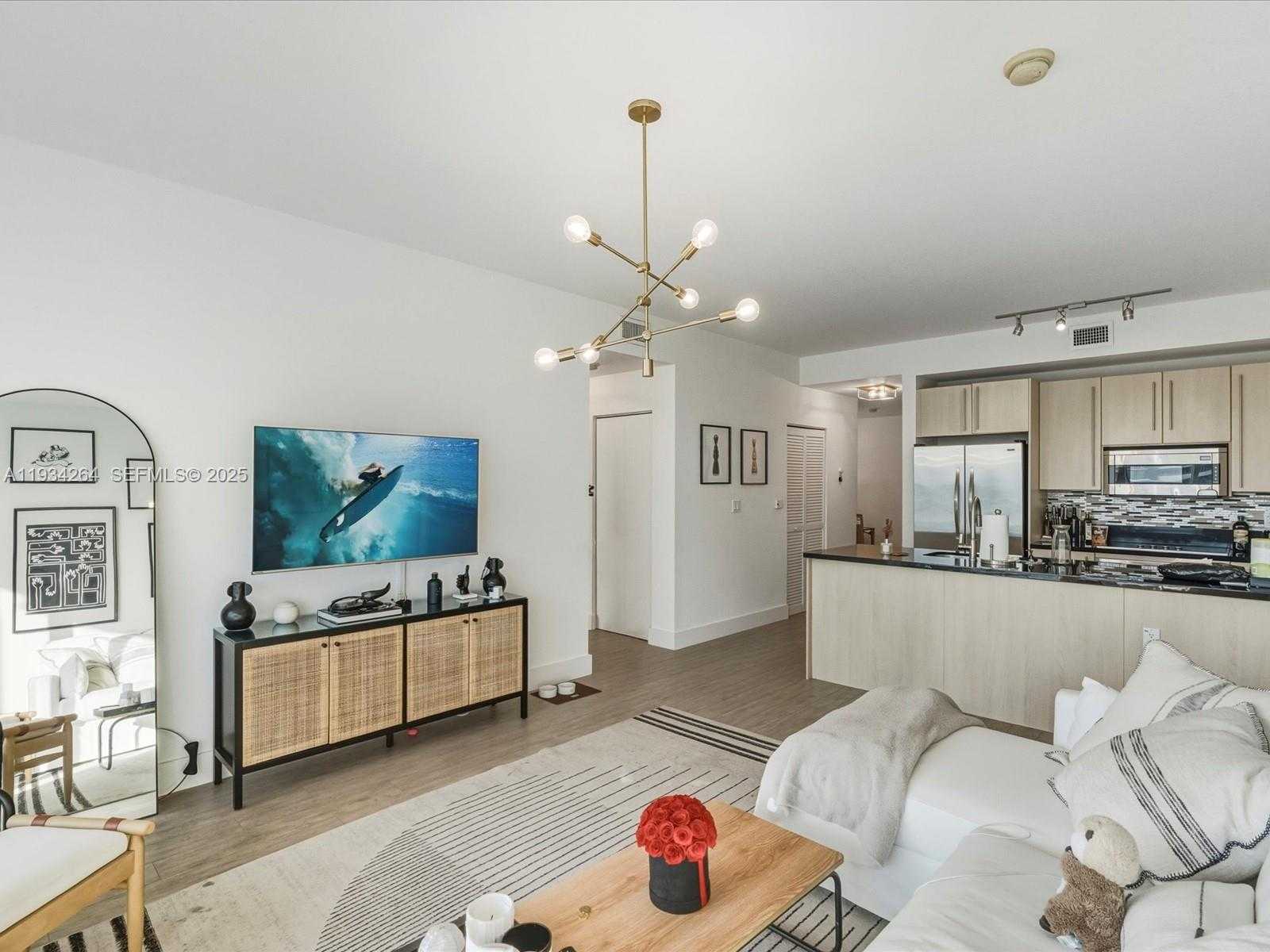 Small Image of 1111 SOUTH WEST 1ST AVE #UPH4017, Miami Number 2