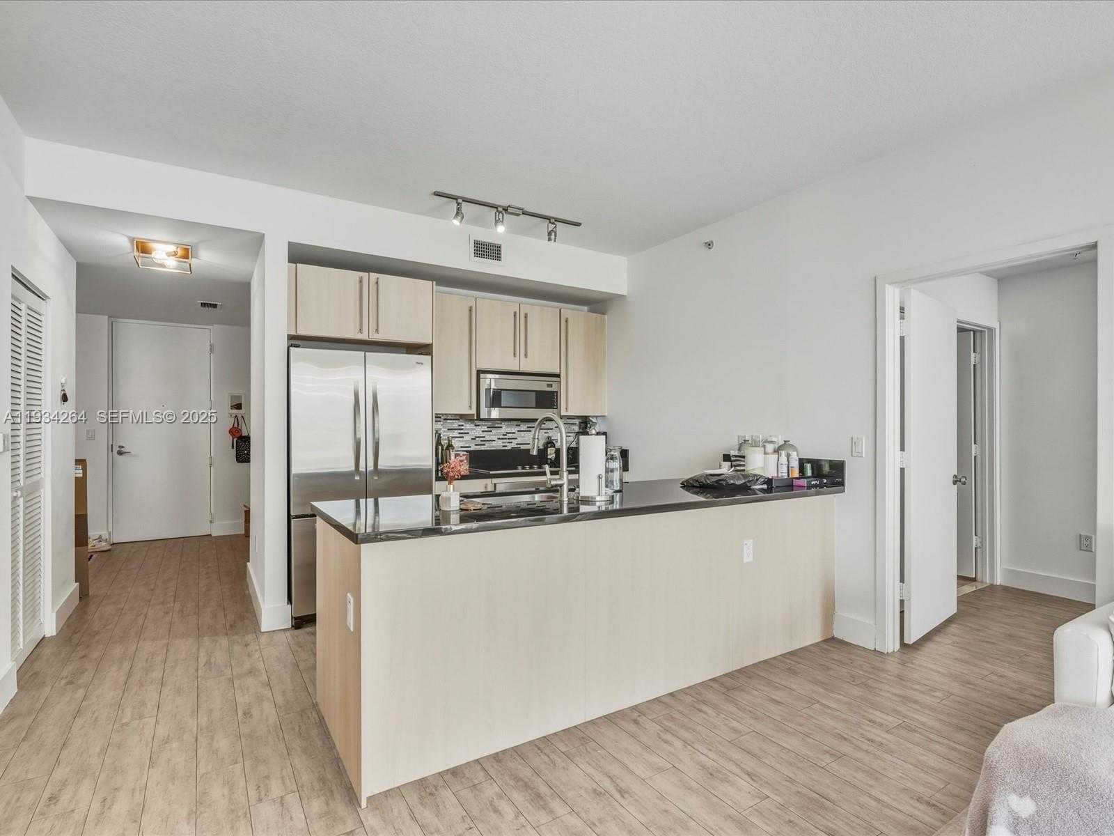 Small Image of 1111 SOUTH WEST 1ST AVE #UPH4017, Miami Number 6