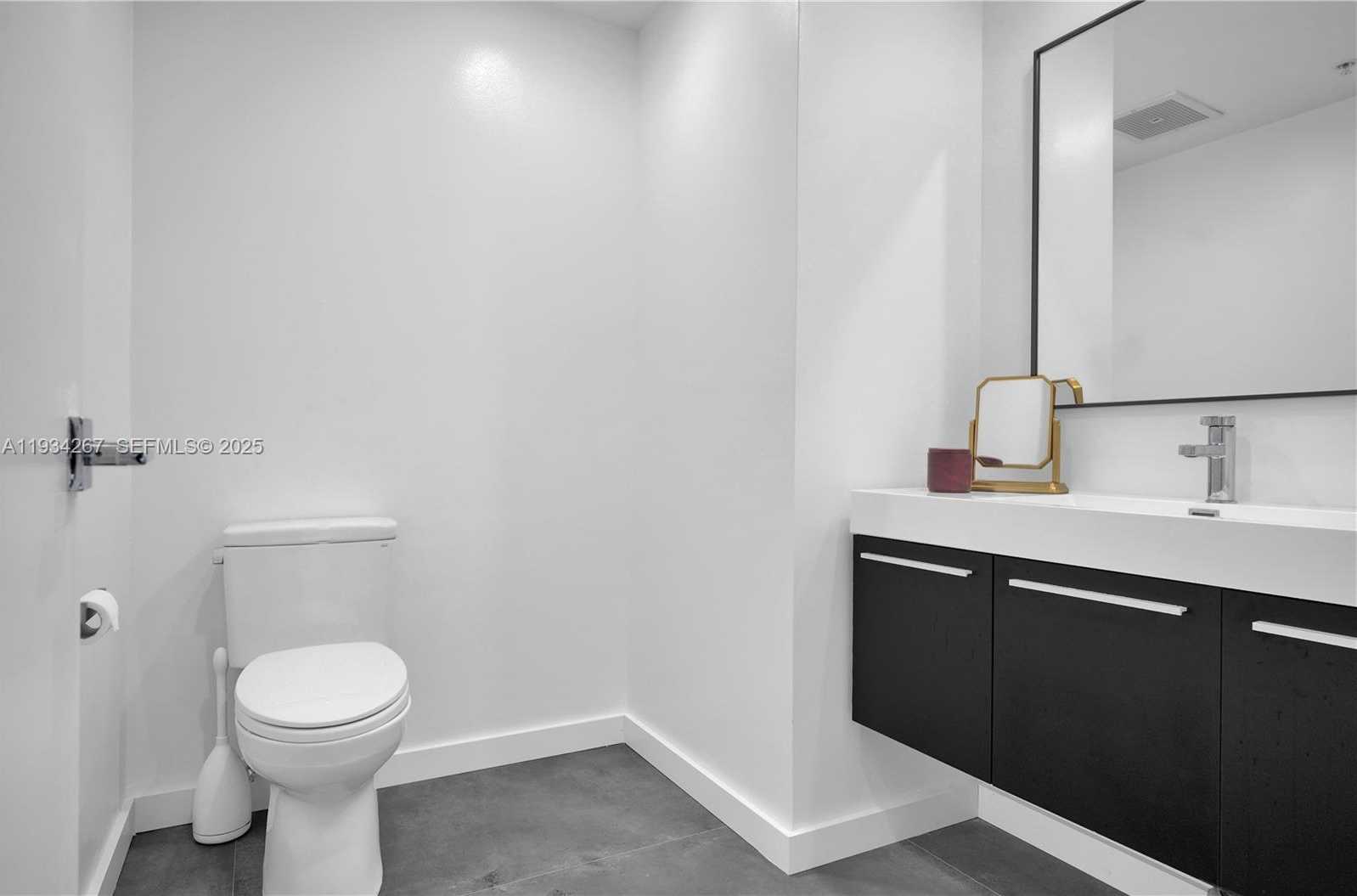 Small Image of 3470 EAST COAST AVE #H0606, Miami Number 11