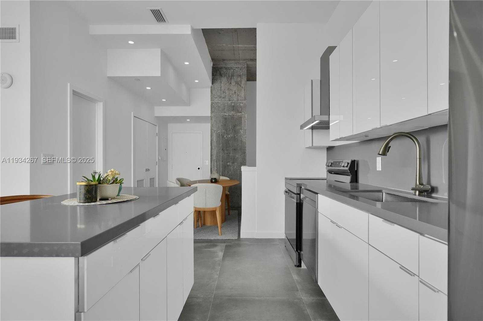 Small Image of 3470 EAST COAST AVE #H0606, Miami Number 7