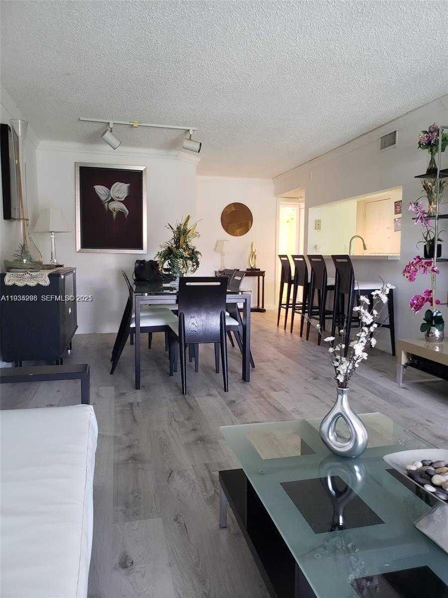 Small Image of 4500 NORTH WEST 99TH CT #204-5, Doral Number 3