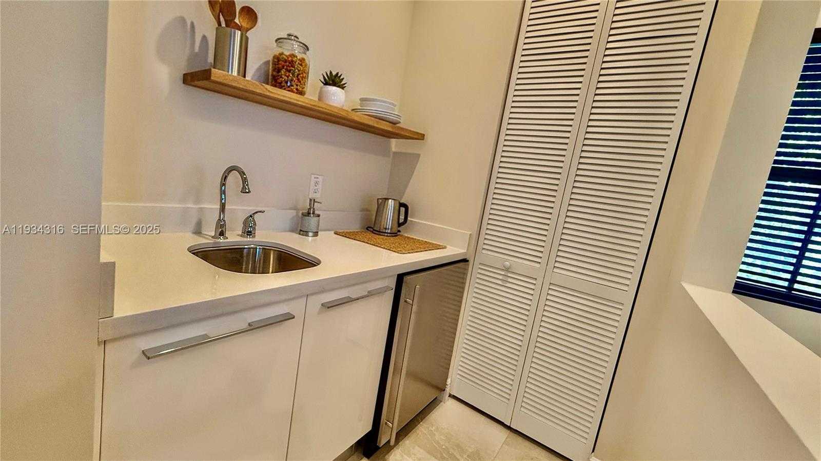 Small Image of 8351 NORTH WEST 51ST TER #8351, Doral Number 12