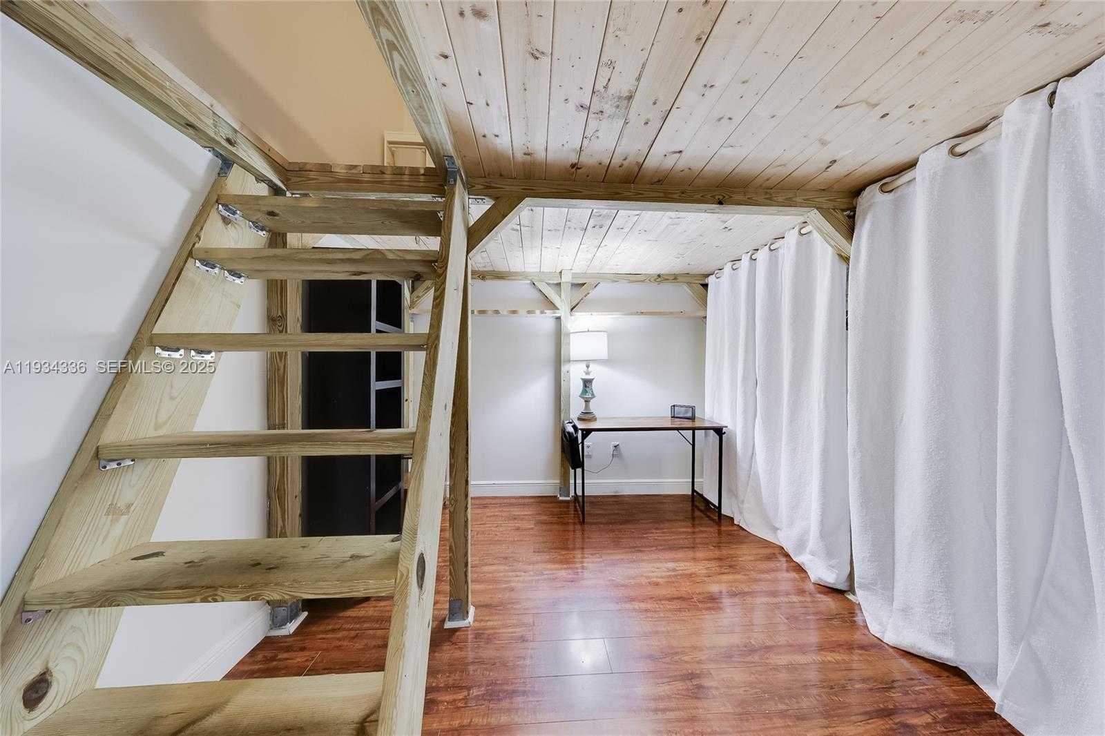 Small Image of 1900 NORTH BAYSHORE DR #711, Miami Number 16