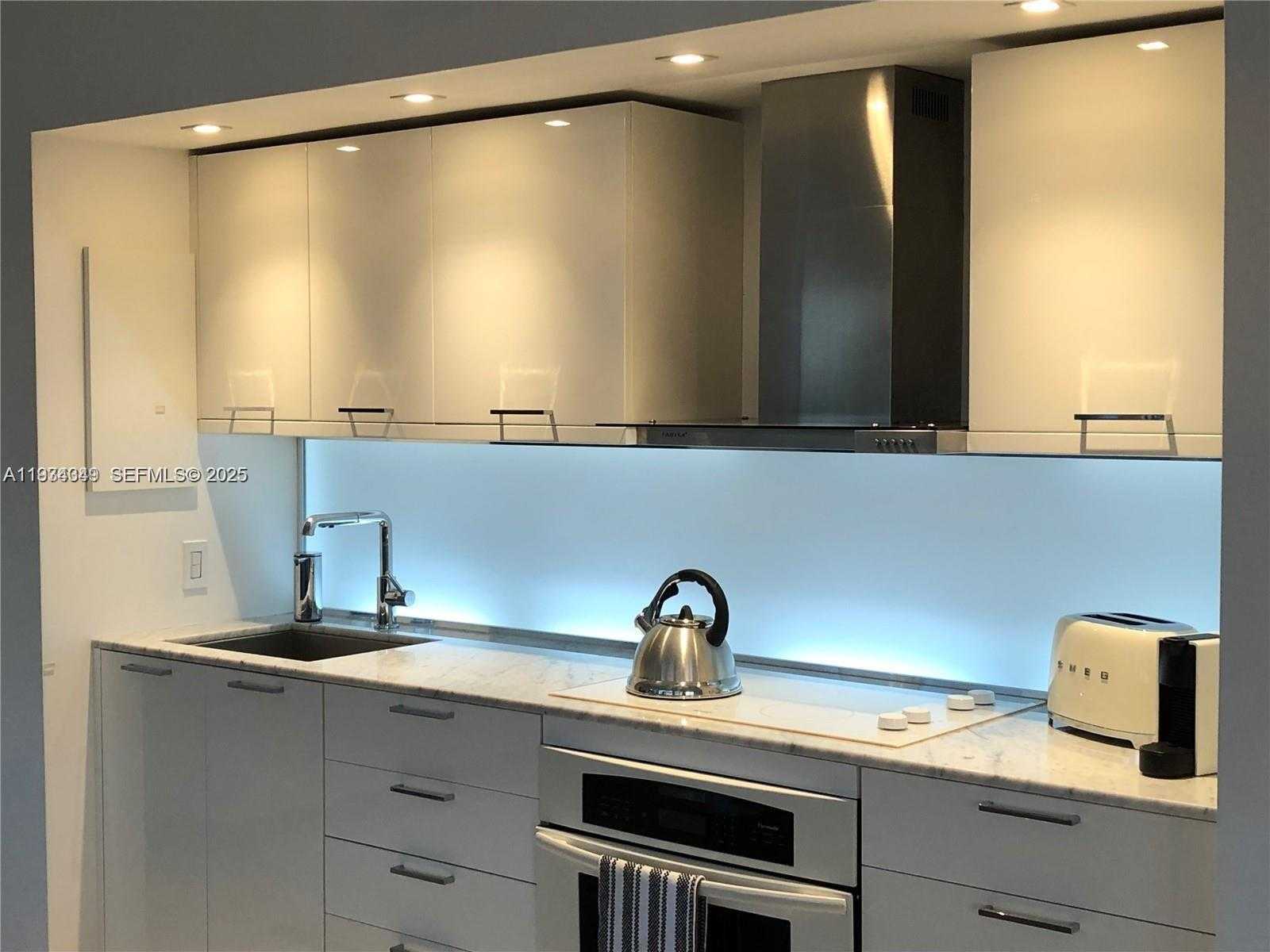 Small Image of 900 BAY DR #315, Miami Beach Number 8