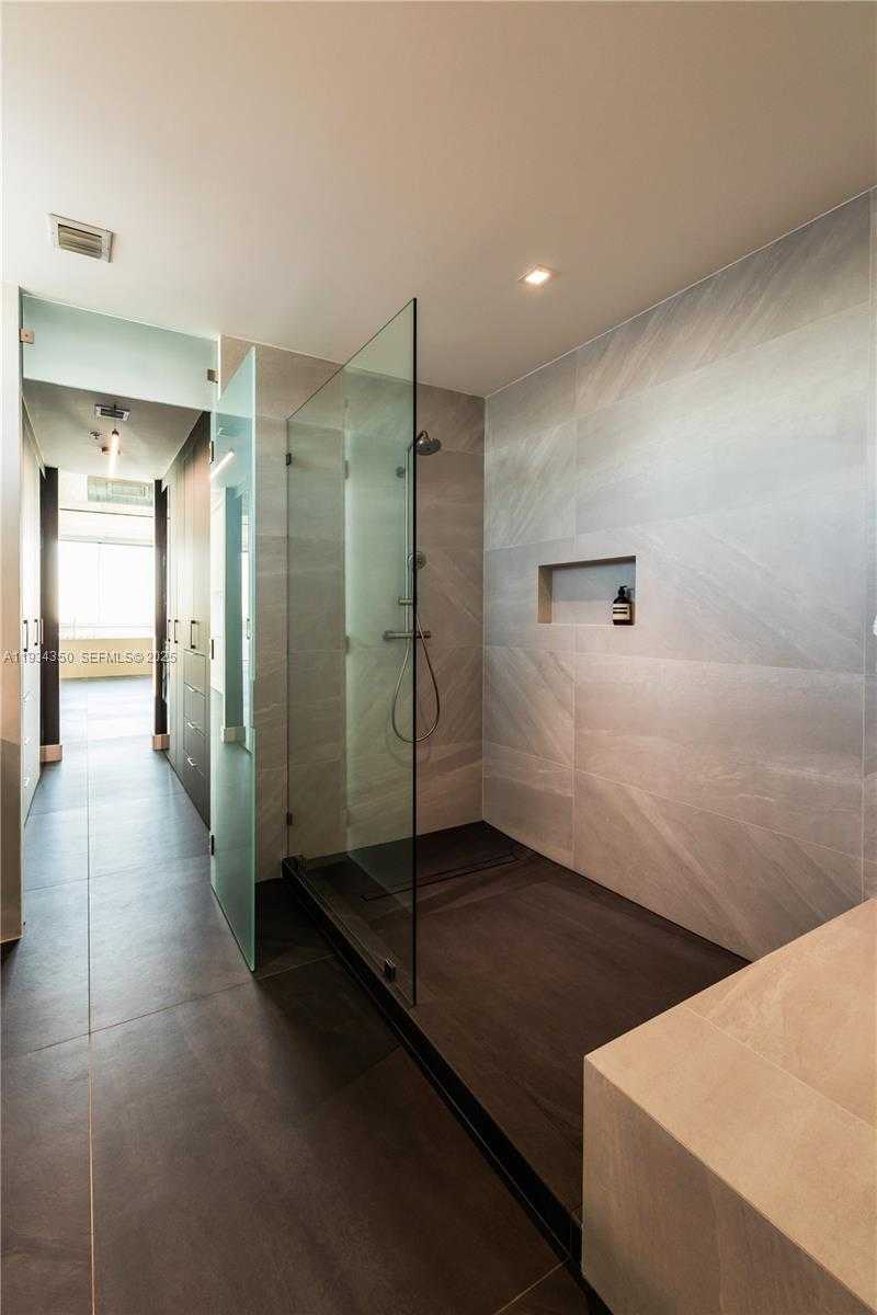 Small Image of 7934 WEST DR #1401, North Bay Village Number 10