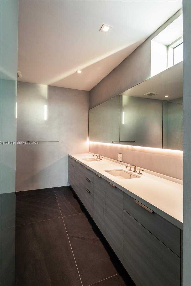 Small Image of 7934 WEST DR #1401, North Bay Village Number 13