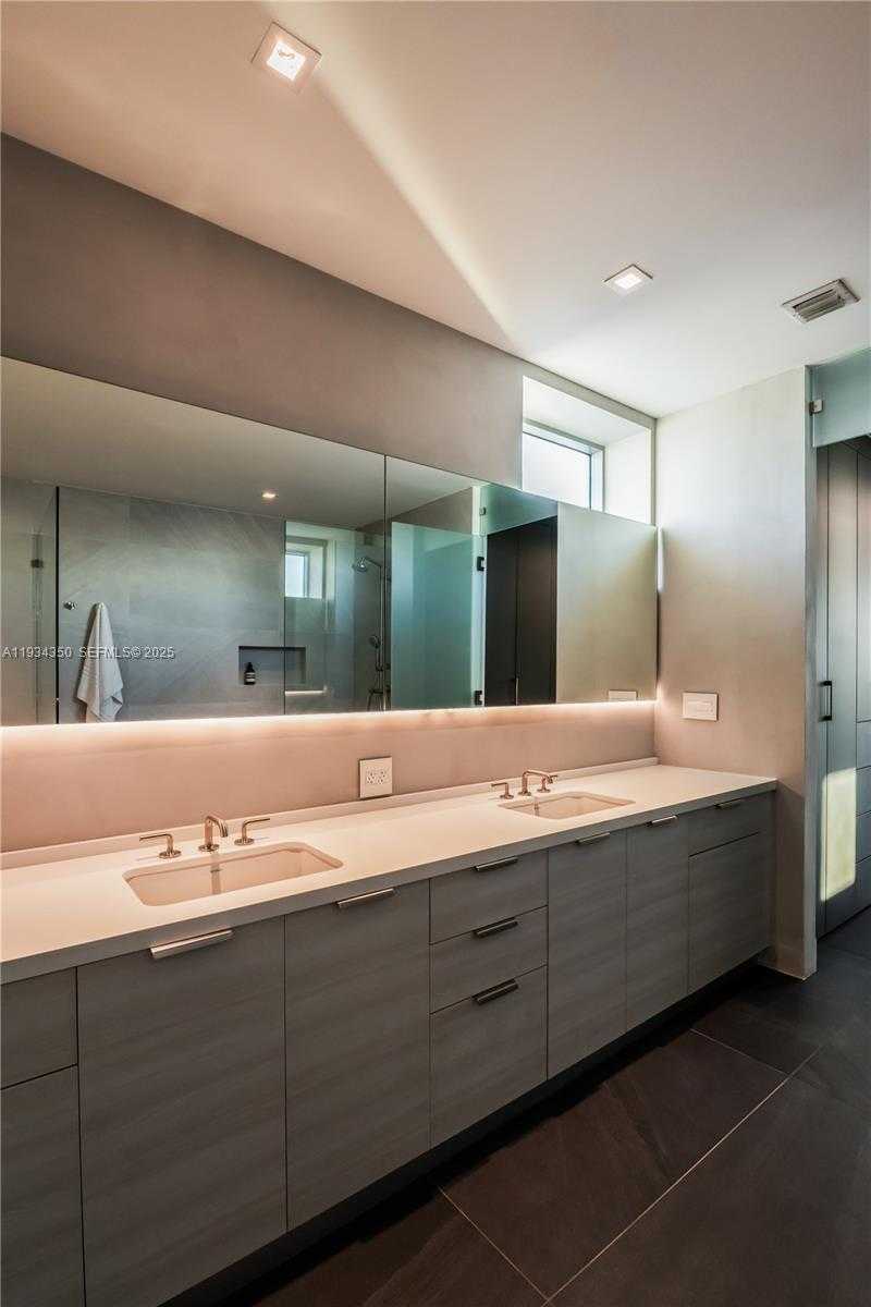 Small Image of 7934 WEST DR #1401, North Bay Village Number 14